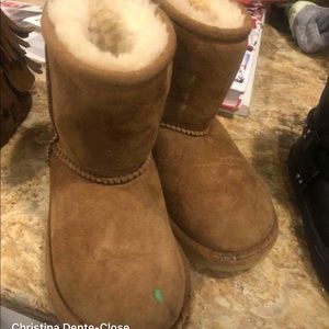 REAl UGGS . Toddler size 9 .